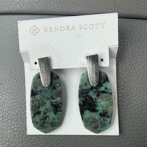 Kendra Scott Aragon Earrings NWT